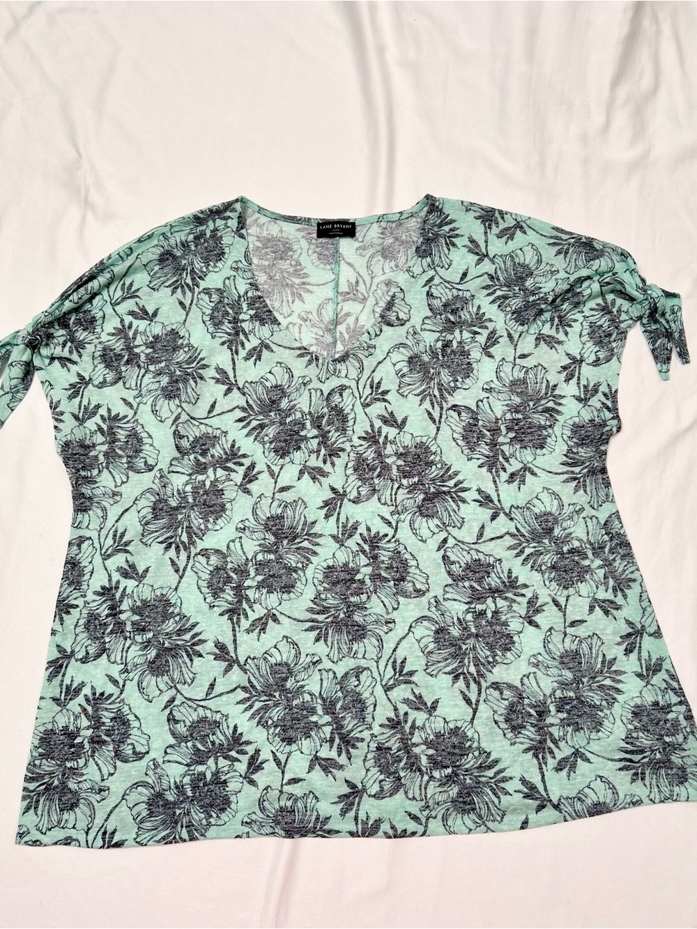 LANE BRYANT MINT GREEN TIE SLEEVE TOP, SIZE 22/24, BLACK SKETCHED FLORAL PRINT - Picture 2 of 7